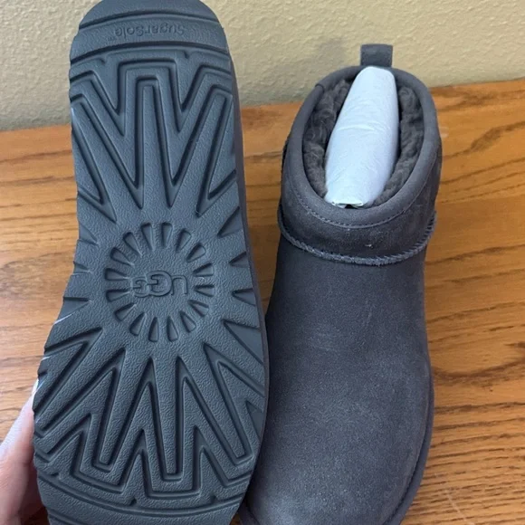 UGG Classic Gray Boots with rhinestone details - never worn - Picture 3 of 3